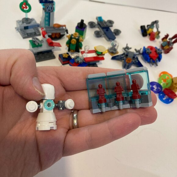 LEGO Marvel Super Heroes: The Avengers Advent Calendar Parts 76196 No Figures - Picture 2 of 9